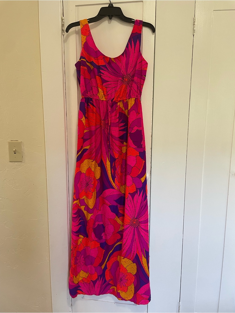 Bright Pink Floral vintage Hawaiian Maxi Dress with Sleeveless Scoop Neck